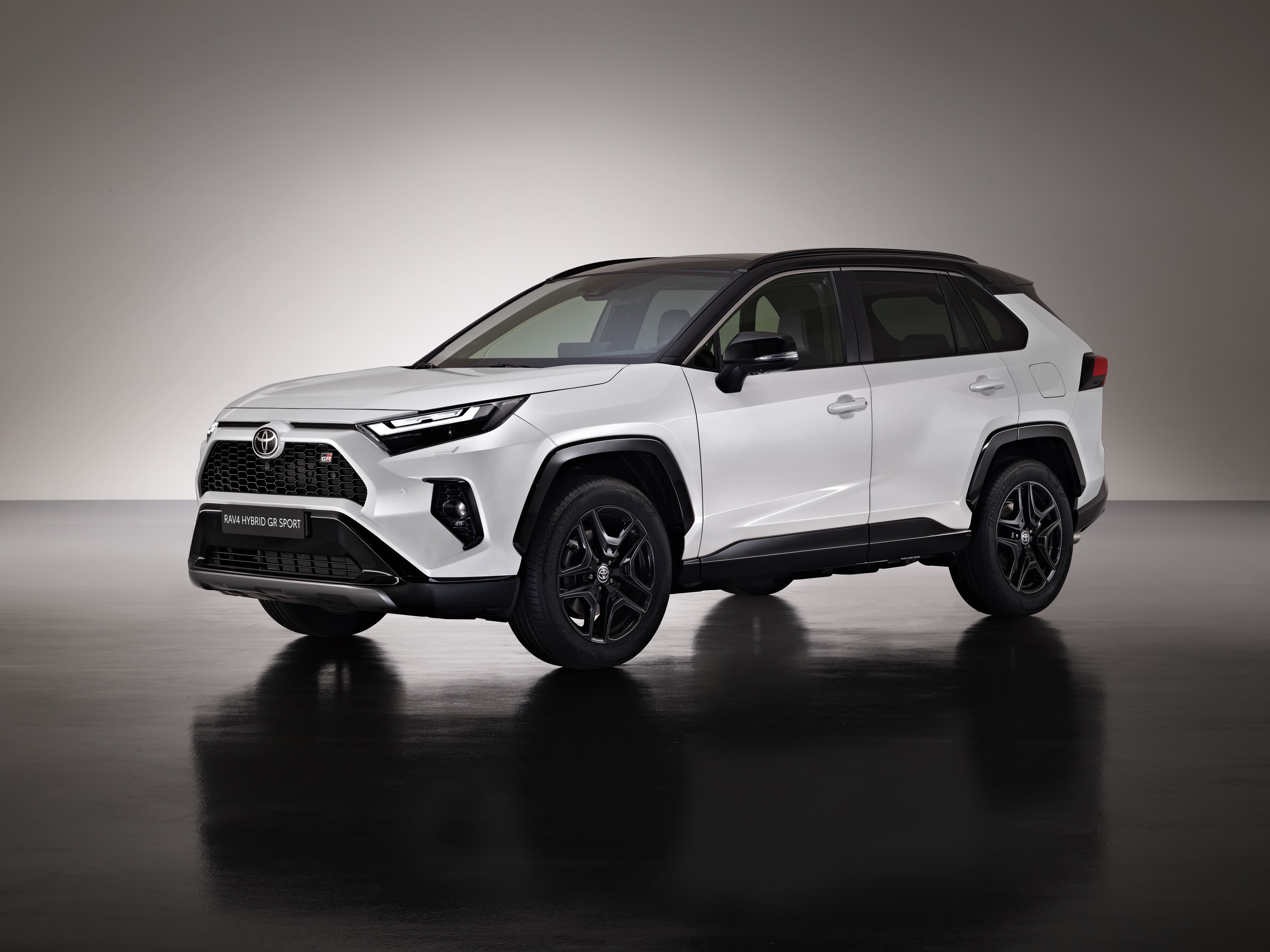 2022 RAV4 Hybrid GR SPORT / Pearl White with Attitude Black roof